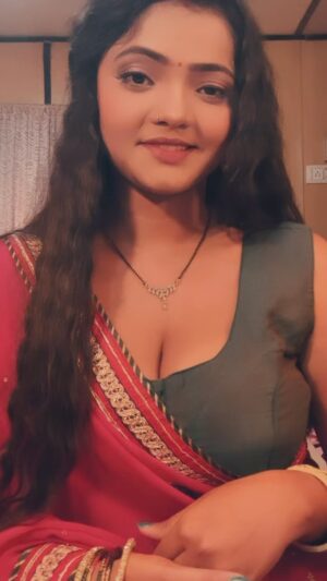 Bharti Jha Instagram - Kasam ki kasam hai kasam se ❤️❤️#instagood #instagram #viralvideos #songs #reelitfeelit
