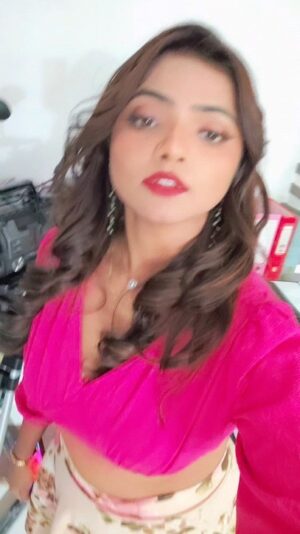 Bharti Jha Instagram - Shoot time ....
#instagood #viral #reels #explore #bhartijha