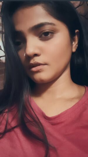 Bharti Jha Instagram - Batao face pe til kidhar hai?? 😀#reelitfeelit