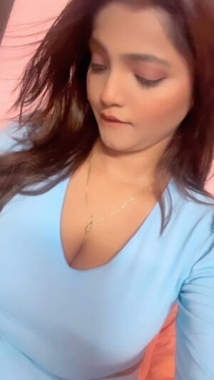 Bharti Jha Instagram - Do u love me ❤️