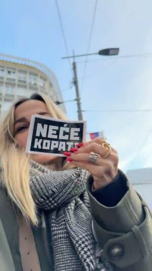 Bojana Novaković Instagram - Pocinje protest studenata i poljoprivrednika protiv korupcije. 

The student and farmer protest against corruption in Belgrade begins.