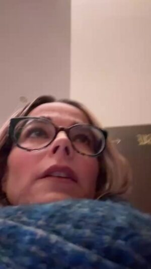 Bojana Novaković Instagram - Kakva je to proslava uspeha sa medijama i korporacijom? Koje su to medije koje slave sa Rio Tintom?

Za kontekst - ovaj lajv se dešava sve dok je masa ljudi na ulici i protestuje, a da ne kažem da ih legitimiše policija… za stajanje na trotoaru.