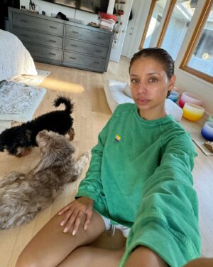 Brytni Sarpy Instagram - We attract who we are. 🩷