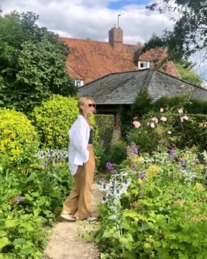 Celina Sinden Instagram - Sure fine it’s Autumn