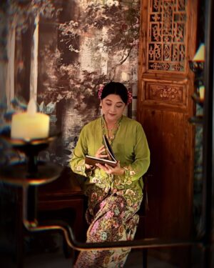 Chen Liping Instagram - DEMURE NyaNya aka #阿珠(蔡珠娘)❤️

#小娘惹之翡翠山
#EmeraldHill 
#MediacorpEmeraldHill
#Singapore  #Drama
#PTL 

💇: #Eileen @shention
💄: #WaGor @herislee
👗: #SiewEe @spaceshipaliens
📸: #Dennes @littlesocialsg