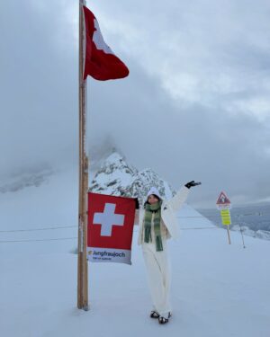Chen Xiuhuan Instagram - Top of Europe! 
My first visit to the breathtaking Mt. Jungfrau, Freezing cold but was just amazing and magical. Grateful for clear skies and the rare serenity of a quiet day. Truly unforgettable!

站在欧洲之巅，第一次踏上少女峰，眼前的美景令人惊叹！天气晴朗，游客稀少，这份宁静更显珍贵。真是一场难忘的梦幻之旅！

#TopOfEurope 
#Jungfrau 
#Switzerland 
#BreathtakingViews #UnforgettableExperience #MountainAdventure
#欧洲之巅 
#少女峰 
#瑞士 
#美景如画 
#难忘经历 
#山峰之旅
#陈秀环
#chenxiuhuan
