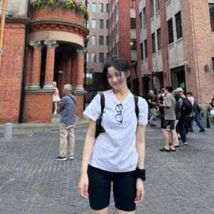 Chun Young-min Instagram - 상하이 매력에 퐁당퐁당