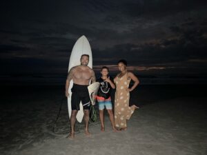 Cintia Rosa Instagram - Viagem mais do que especial! 
Praia...
Resenha...
Risadas...
Surf...
Família...
#itamambuca