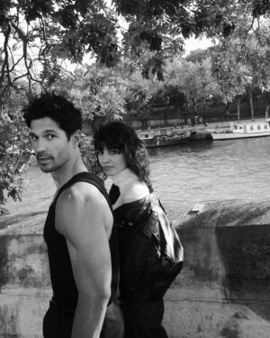 Claire Chust Instagram - Seine de ménage (oui je la fais)
📸 @dewaelpage 
🤍 @vinniedargaud