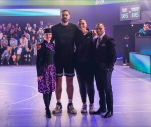 Dame Valerie Adams Instagram - Had a blast participating in the @airnz safety video alongside my lil bro @stevenadams —definitely the best one so far! There’s always a bit of friendly rivalry between us, as we’re both a bit competitive 😅. But in the end, the true champion will emerge 🔥😝. #airnz #safetyvideo #adamsfamily