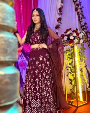 Damini Dave Instagram - Believe in yourself, go after your dreams, and don't let anyone put you in a box.

Some of the last few pics from the set of Purnima 
Clicked by @mehta_lakshmi

#daminidave #dangaltv #likes #share #tags #picoftheday #photo #shaadi #look #babli #fame #instalike #instagram #likes #igers #photos #photography