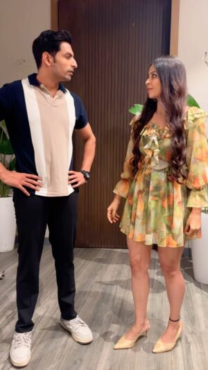 Damini Dave Instagram - Tauba Tauba he doesn’t know the right step😂
Teaching him the trending step😍 

#trending #taubatauba #pocketfm #shoot #pocketfmindia #daminidave #reels #igers #viral #video #actors #onset #bts #masti #viralsong