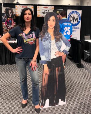 Dana DeLorenzo Instagram - Siouxper Selfie

Siouxper big thanks to all the fans who came out to @siouxpercon and to Shane, Melissa, the volunteers and everyone who helped them run it and raise money for #MakeAWishFoundation and other local charities! I had too much fun with you all! Loved chatting with my new buddies🖖 legend Walter Koenig and badass @realeliastoufexis !! And all my new adorable ADOPTABLE kitten friends at The Kitten League!🐈 Shoutout to fan Tyler for all the laughs we had with his cardboard Dana cutout 😆 Special thanks to volunteer Casia for taking 📸 and Nick @simon367 for getting me onboard! And a SIOUXPER-SIZED thanks to my pal/table master/Danawrangler @nicole1677 @fullempirepromotions for handling everything flawlessly as always! And for going on a city hike through a sprinkler obstacle course to see the Falls with me 🤣 

#siouxpercon #siouxfalls #TheKittenLeague