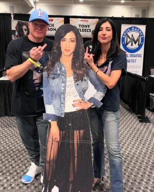 Dana DeLorenzo Instagram - Siouxper Selfie

Siouxper big thanks to all the fans who came out to @siouxpercon and to Shane, Melissa, the volunteers and everyone who helped them run it and raise money for #MakeAWishFoundation and other local charities! I had too much fun with you all! Loved chatting with my new buddies🖖 legend Walter Koenig and badass @realeliastoufexis !! And all my new adorable ADOPTABLE kitten friends at The Kitten League!🐈 Shoutout to fan Tyler for all the laughs we had with his cardboard Dana cutout 😆 Special thanks to volunteer Casia for taking 📸 and Nick @simon367 for getting me onboard! And a SIOUXPER-SIZED thanks to my pal/table master/Danawrangler @nicole1677 @fullempirepromotions for handling everything flawlessly as always! And for going on a city hike through a sprinkler obstacle course to see the Falls with me 🤣 

#siouxpercon #siouxfalls #TheKittenLeague