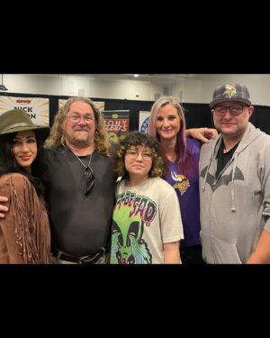 Dana DeLorenzo Instagram - Siouxper Selfie

Siouxper big thanks to all the fans who came out to @siouxpercon and to Shane, Melissa, the volunteers and everyone who helped them run it and raise money for #MakeAWishFoundation and other local charities! I had too much fun with you all! Loved chatting with my new buddies🖖 legend Walter Koenig and badass @realeliastoufexis !! And all my new adorable ADOPTABLE kitten friends at The Kitten League!🐈 Shoutout to fan Tyler for all the laughs we had with his cardboard Dana cutout 😆 Special thanks to volunteer Casia for taking 📸 and Nick @simon367 for getting me onboard! And a SIOUXPER-SIZED thanks to my pal/table master/Danawrangler @nicole1677 @fullempirepromotions for handling everything flawlessly as always! And for going on a city hike through a sprinkler obstacle course to see the Falls with me 🤣 

#siouxpercon #siouxfalls #TheKittenLeague