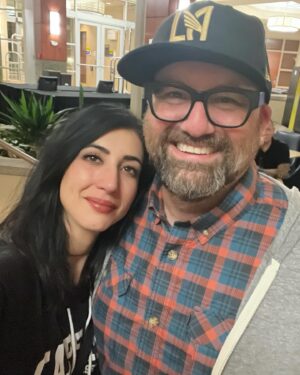 Dana DeLorenzo Instagram - Siouxper Selfie

Siouxper big thanks to all the fans who came out to @siouxpercon and to Shane, Melissa, the volunteers and everyone who helped them run it and raise money for #MakeAWishFoundation and other local charities! I had too much fun with you all! Loved chatting with my new buddies🖖 legend Walter Koenig and badass @realeliastoufexis !! And all my new adorable ADOPTABLE kitten friends at The Kitten League!🐈 Shoutout to fan Tyler for all the laughs we had with his cardboard Dana cutout 😆 Special thanks to volunteer Casia for taking 📸 and Nick @simon367 for getting me onboard! And a SIOUXPER-SIZED thanks to my pal/table master/Danawrangler @nicole1677 @fullempirepromotions for handling everything flawlessly as always! And for going on a city hike through a sprinkler obstacle course to see the Falls with me 🤣 

#siouxpercon #siouxfalls #TheKittenLeague