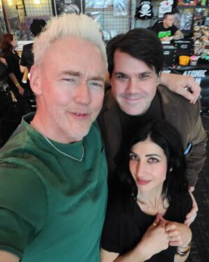 Dana DeLorenzo Instagram - Thank you @monsterpaloozaofficial and all you Filthy and Fine fans who came out last weekend for the Ghostbeaters reunion! It was WILD! So much bloody love!! And possessed dolls and markers. Thank you for waiting in line, for sharing your stories and passionate chats about Ash Vs Evil Dead! Special shout out to all my VIP PV’s who I met for the 2nd or 3rd time! 😱 Thanks to Dave for all your help at the table, Courtney at @celebphotoops for her life-saving portable fan, and last but never least big thanks to @dominicm312 at @fullempirepromotions for making it all possible. 🥰👊⚓️💜
Next con: @daysofthedeadhorrorcon #CHICAGO Nov 22-24
p.s. @thekevindurand is so much fun and so great with his fans! He’s a gentle giant. I came up to his armpit. 
I was in 3 inch boots. 😆

#sonofmonsterpalooza #ashvsevildead #horrorcon #daysofthedead #horrorfam #ash #kelly #pablo #ashyslashy #ghostbeaters #evildead #evildeadthegame #retrorealms