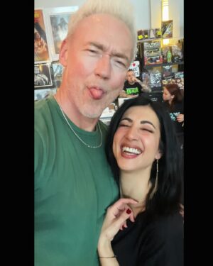 Dana DeLorenzo Instagram - Thank you @monsterpaloozaofficial and all you Filthy and Fine fans who came out last weekend for the Ghostbeaters reunion! It was WILD! So much bloody love!! And possessed dolls and markers. Thank you for waiting in line, for sharing your stories and passionate chats about Ash Vs Evil Dead! Special shout out to all my VIP PV’s who I met for the 2nd or 3rd time! 😱 Thanks to Dave for all your help at the table, Courtney at @celebphotoops for her life-saving portable fan, and last but never least big thanks to @dominicm312 at @fullempirepromotions for making it all possible. 🥰👊⚓️💜
Next con: @daysofthedeadhorrorcon #CHICAGO Nov 22-24
p.s. @thekevindurand is so much fun and so great with his fans! He’s a gentle giant. I came up to his armpit. 
I was in 3 inch boots. 😆

#sonofmonsterpalooza #ashvsevildead #horrorcon #daysofthedead #horrorfam #ash #kelly #pablo #ashyslashy #ghostbeaters #evildead #evildeadthegame #retrorealms
