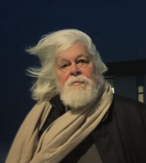 Daryl Hannah Instagram - FREE‼️
Whaling activist Paul Watson celebrates release from jail after Denmark refuses extradition to Japan
🐋🩵 🐬 🌍
@captainpaulwatson 🙏🏽💙