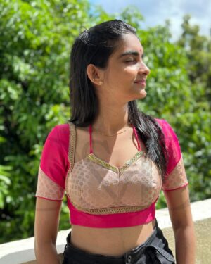 Dayalu Shemmozhi Instagram - Pretty in pink 🩷

#blousedesigns #blouse #dayaludesigns