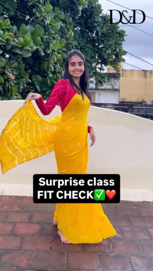 Dayalu Shemmozhi Instagram - Yellow saree epdi iruku?🙈🫶

This class is available in dayaludesigns app for 99/-rs❤️

#fitcheck #dayaludesigns