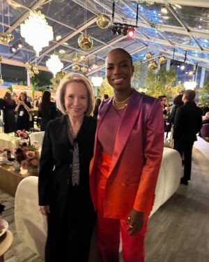 Debra Jo Rupp Instagram - Omg if you could have seen this suit. The beauty Sasheer.