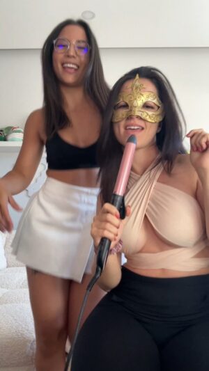 Diana Melancia Instagram - 🫨🫨 ⚡⚡

#taylorswift #shakeitoff #funny #scream #viralvideos #reels