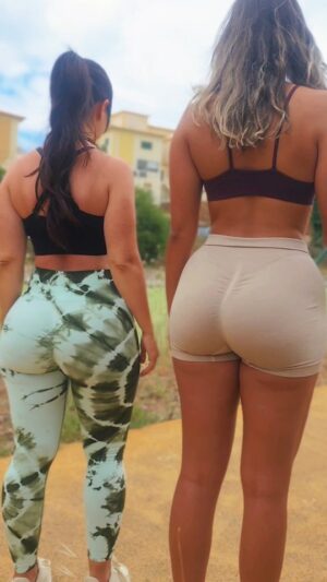 Diana Melancia Instagram - ARE YOU READY?? 🍑🍑🤩🤩 

#dancechallenge #dianamelancia #leggings #fypシ #algarve #shorts #dance #summer #verão #funny