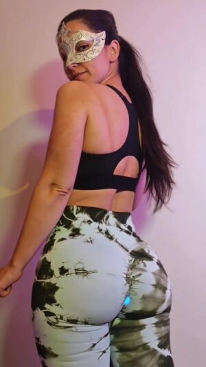 Diana Melancia Instagram - My Fitness outfit. Like? 😎🤳🍉🍑 

#fitness #fitnessgirl #fitnessvideos #fitnesschallenge #fitnessfunny #fitnessmotivation #leggingsaddict #leggings