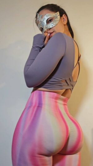 Diana Melancia Instagram - New leggings like? 🔥🔥 

#leggingsaddict #leggings #followforfollowback #likeforlike #fitness #fitnessmotivation #fitnesschallenge #fit