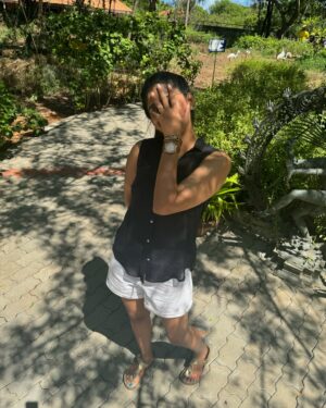 Dipshi Blessy Instagram - Happy weekend you all beautiful people ❤️❤️

Here’s to non photogenic , non aesthetic pictures ! ❤️❤️

#dipshiblessy