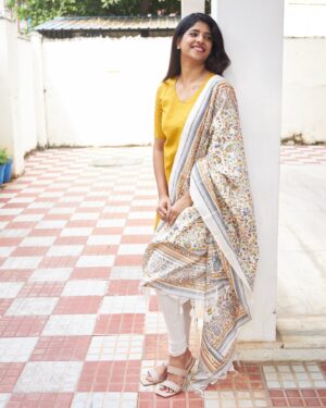 Dipshi Blessy Instagram - Inga enna solludhu ?????????

Outfit : @miorah.couture_ ❤️
📸 : @dinesh_baburaj 🙌🙌