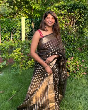 Dipshi Blessy Instagram - Black saree nga avlodhan ! 🖤