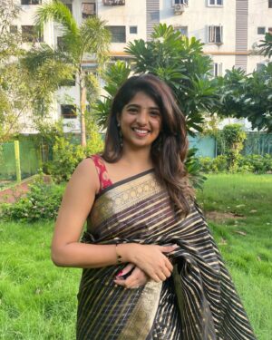 Dipshi Blessy Instagram - Black saree nga avlodhan ! 🖤