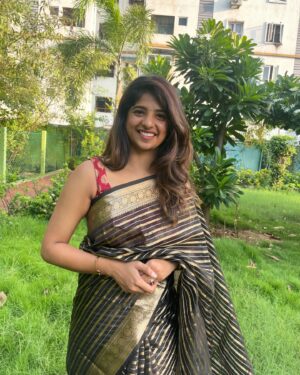 Dipshi Blessy Instagram - Black saree nga avlodhan ! 🖤