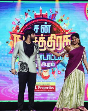 Dipshi Blessy Instagram - Loved every second  hosting @suntv ‘s SUN NATCHATHIRA KONDATTAM ❤️🤌 

Thanks much @praneshrajashekar na !! 

Costume : @hema_lingam_ 
Picture : @s.a_arun_ 

#suntvanchor #dipshiblessy #tamailanchor