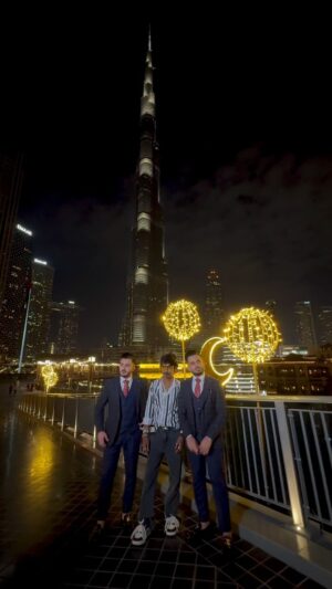 Dolly Chaiwala Instagram - Dubai se bohut pyaar 🥰🇦🇪 
.
.
.
.
.
.
.
.
.
.
#dollykitapri #dollykitaprinagpur #zamzamelectronics #dubai #dubai🇦🇪 #uae #brothers #bhaibhai #bhaijaan #love #viral #viralvideos #viralreels #trending #trendingreels #trend #trendingnow #reels #reelsindia #reelsinstagram #reelviral #explore #explorepage