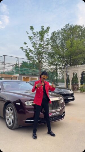 Dolly Chaiwala Instagram - Ek Chai Bechne Wala ☕️ 
.
.
.
.
.
.
.
.
.
.
.
.
.
#dollykitapri #dollykitaprinagpur #dollychaiwala #rollsroyce #motivation #motivationalquotes #inspiration #inspirationalquotes #reelsinstagram #reels #reelitfeelit #reelkarofeelkaro #reelvideo #reelsvideo #reelviral #trending #trend #trendingnow #viral #explore