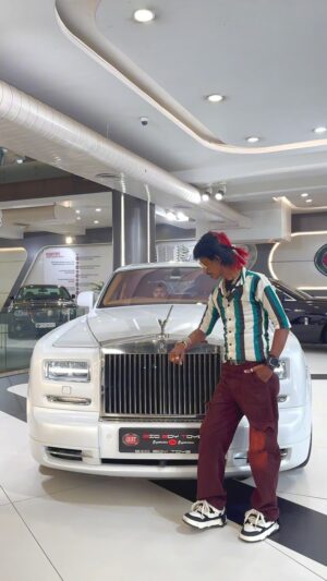 Dolly Chaiwala Instagram - Ek Chai Bechne wala Rolls Royce nahi Kharid sakta
.
.
.
.
.
.
.
.
.
.
.
.
.
.
.
.
.
.
.
.
#dollykitapri #dollychaiwala #dollykitaprinagppur #nagpur #bbt #rollsroyce #supercars #viral #viralvideos #viralreels #virals #trending #trend #trendingnow #explore #motivation #motivationalquotes #inspiration #inspirationalquotes