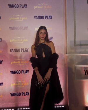 Dona Emam Instagram - فقرة الساحر now on @yangoplay 💓✨🥰
Styled by @dinahassaan 
Makeup by @alaaabdelwareth 
Dress @weavinggrace 
💓💓💓