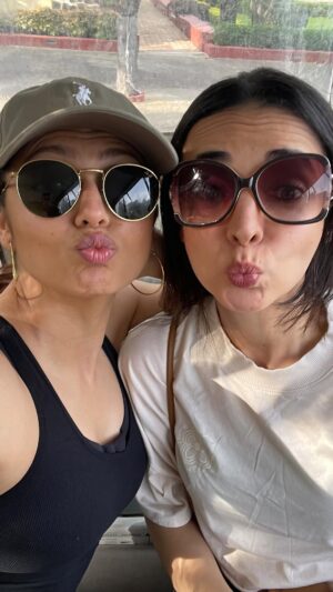 Drashti Dhami Instagram - Wht do I say ???? 🤔 So baby let’s put it this way !!! 
LIFE begins at 40 😄 so do fault eyesight , body aches , acidity , forgetting things , tendency to tell a story to the same person 3 to 4 times 😂 
And like a fine wine we get better with age OR we rather feel better about our age with lots of WINE 😂😂
Happy happy birthday baby !!!!!! Continue the madness and continue to be the best part of my life ♥️
Love you and missing u terrible ….. we must celebrate whn your are back 😘
#bff#loveyou
