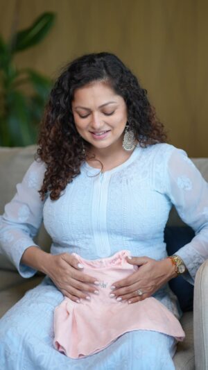 Drashti Dhami Instagram - As I prepare for the most exciting journey of motherhood, I dream of raising a strong & independent daughter or a son who will respect and uplift all women ♥️ This beautiful film by @clinicplusindia touched my heart, reminding me of the values I hope to pass on.

Let’s break the old stereotypes and celebrate the true gift of raising strong daughters.

Let’s all say #BetiBannKeAana ✨

#PaidPartnership #Ad #Clinicplus #Meribetistrong #Daughters #Daughtersday