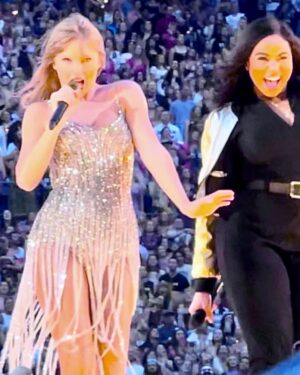 Eliotte Woodford Instagram - Taylor. Happy Birthday, my dear friend. 
Wow. What an honor it is to know you and witness your light both on stage and off. You are remarkable and it fills me with pride that the world stopped and took notice for the last 2 years. I love that it’s a big birthday to not only celebrate your LIFE filled with love, art, and continual self-discovery, but one that marks a beautiful end of a beautiful era. 

Thank you for ALL the true kindness, friendship, and leadership you’ve shown me over the last 12 years. I will never be able to fully express my gratitude. Thank you for not only writing the best songs to sing every night, but thank you for also being the BEST and most FUN to perform with on stage. 
WHAT A BLAST we’ve had. I will cherish the memories forever. 

I am so happy for you and all you’ve done, but I am also so excited for what’s next for you in all your years to come. You are an unstoppable force and I am humbled to be along for the ride. 
 

Happy happy birthday @taylorswift !
I love you. 🫶🏾