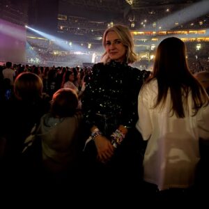 Ever Carradine Instagram - I think I kept taking pictures so I’d remember the night, but honestly, how could I ever forget it. Thank you @taylorswift for the show of a lifetime. It’s the end of an Era, and I can’t wait to see what’s next. 💕

#taylorswift #erastour #etastourtoronto