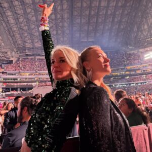 Ever Carradine Instagram - I think I kept taking pictures so I’d remember the night, but honestly, how could I ever forget it. Thank you @taylorswift for the show of a lifetime. It’s the end of an Era, and I can’t wait to see what’s next. 💕

#taylorswift #erastour #etastourtoronto