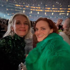 Ever Carradine Instagram - I think I kept taking pictures so I’d remember the night, but honestly, how could I ever forget it. Thank you @taylorswift for the show of a lifetime. It’s the end of an Era, and I can’t wait to see what’s next. 💕

#taylorswift #erastour #etastourtoronto