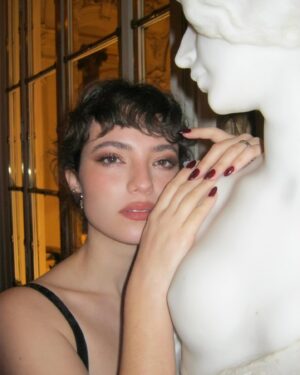Gabriela Andrada Instagram - La otra noche con @intimissimiofficial 
La última foto es la cara que se me queda cuando me decís que Elena y Damon no se enrollan hasta la tercera temporada
