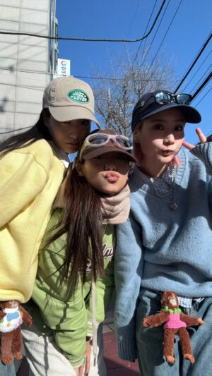 Gigi Cheung Instagram - Powerpuff girls first trip☃️🇰🇷