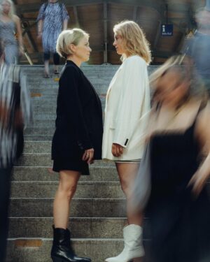 Gisa Zach Instagram - Focusing on the important things….

Let’s go October 🍁🍂🌻

🩷 always inspiring to work with you @laradandelion & @frau.aermel 🩷

#womensupportingwomen #pictures #photography #justplaying #actresslife pics by(c) @frau.aermel