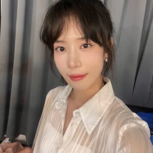 Ha Da-in Instagram - 🖤🤔🍬💃🏻🐩💡
 more
